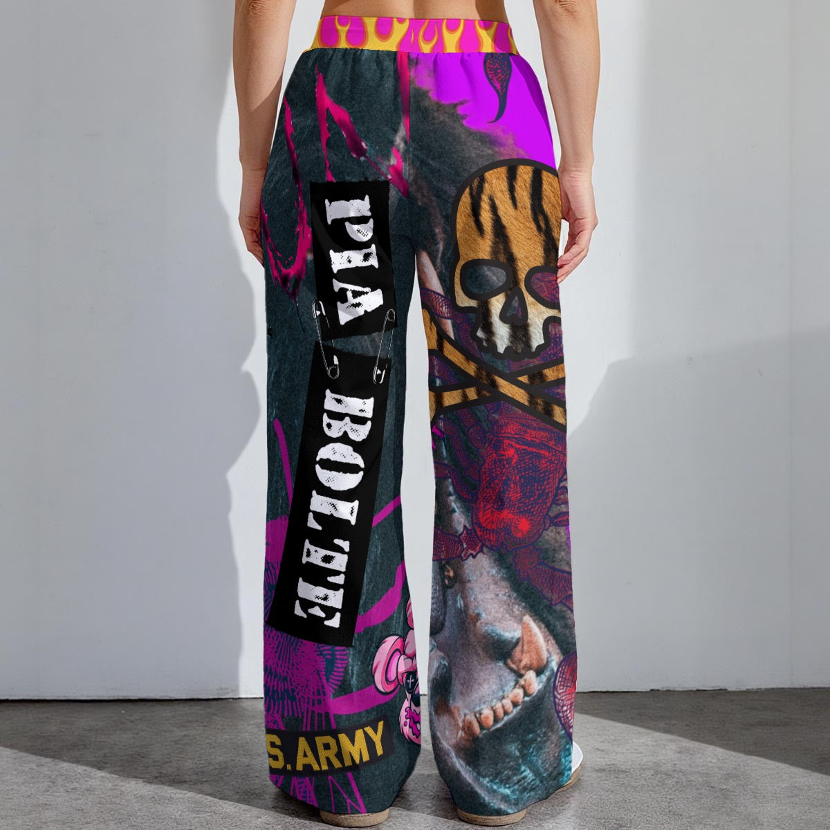 Weite Hose von PIA BOLTE® mit Indianer Skull und Pink-Print – rebellische Fashion Statement Pants