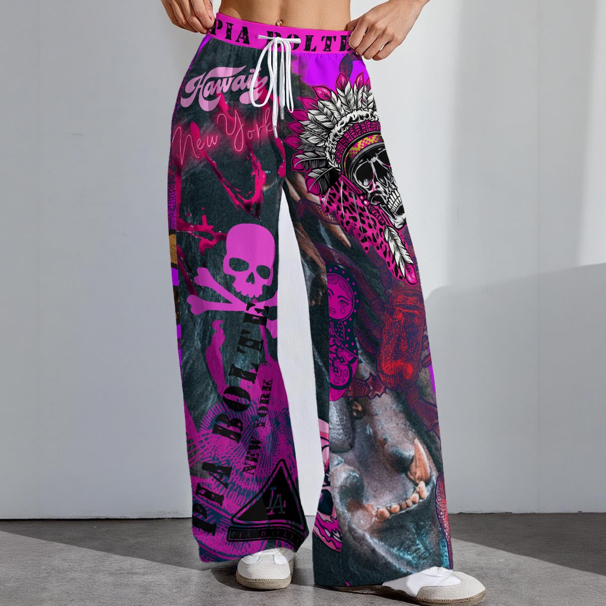 PIA BOLTE® Damenhose Pink Indiana Skull – auffälliger Streetstyle mit Totenkopf und pinken Grafitti-Prints