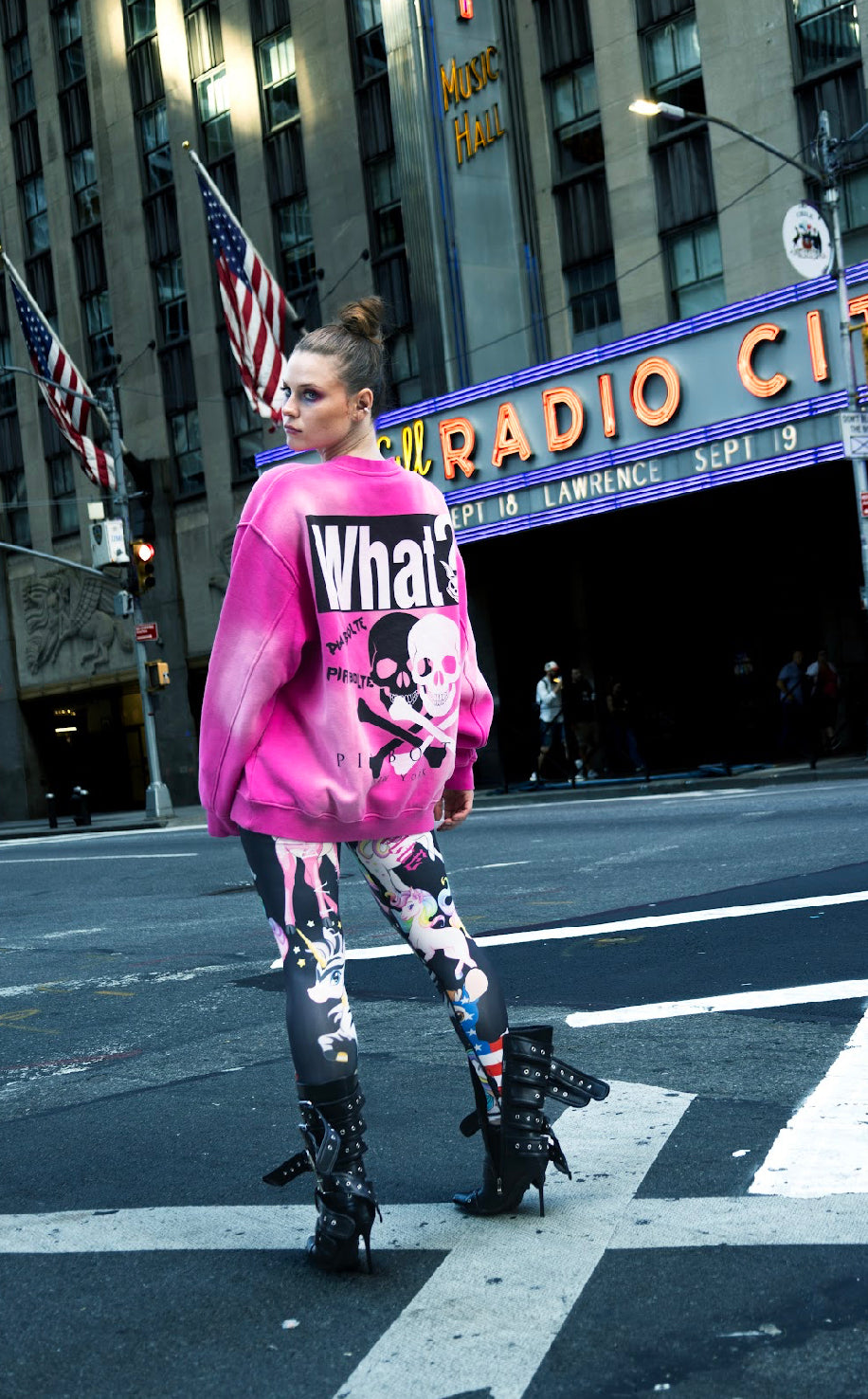 SWEATSHIRT what is LOVE? ɴᴇᴡ ʟɪᴍɪᴛᴇᴅ ᴄᴏʟʟᴇᴄᴛɪᴏɴ
