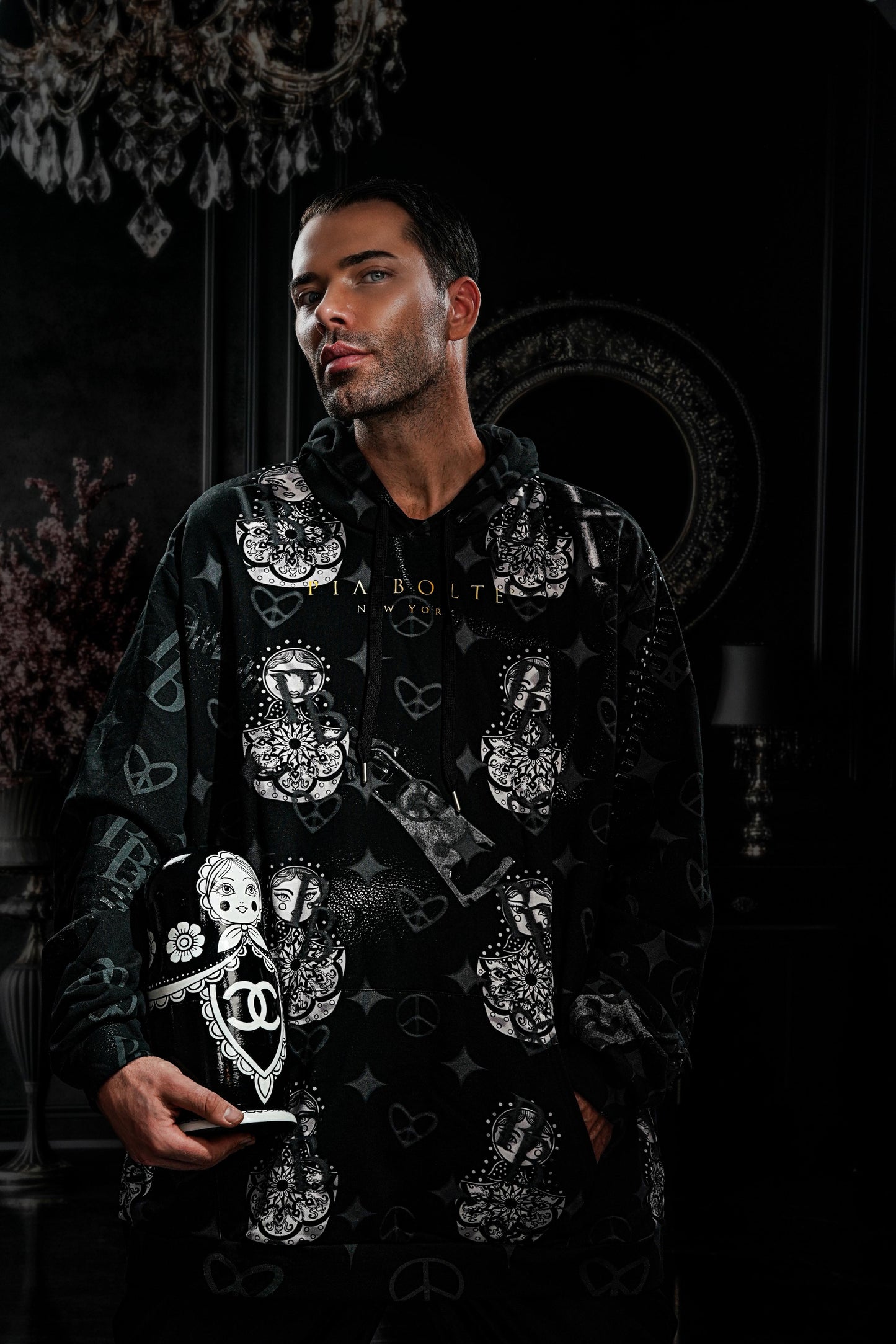 PIA BOLTE® Hoodie - Black Hologram Matroschka 👌👌👌