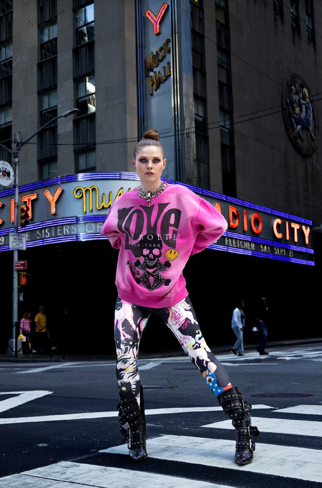 SWEATSHIRT what is LOVE? ɴᴇᴡ ʟɪᴍɪᴛᴇᴅ ᴄᴏʟʟᴇᴄᴛɪᴏɴ