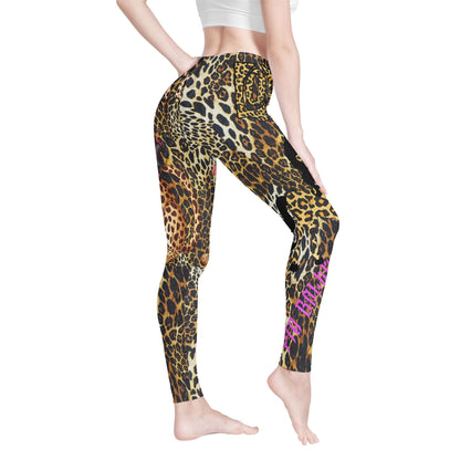 Detailreich bedruckte Damenleggings mit fauchendem Leoparden – Fashion Statement im Wild Jungle Look.